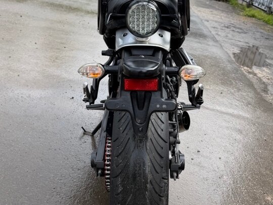 2018 Yamaha XSR700, пурпурный, 619000 рублей - вид 4