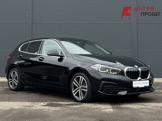 2022 BMW 1 серии 120i III (F40), чёрный, 3350000 рублей, вид 3