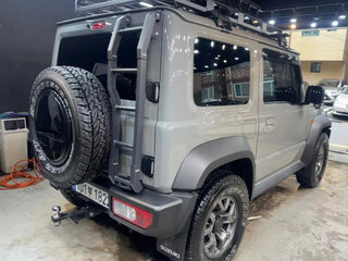 2022 Suzuki Jimny Sierra IV, серый, 1957000 рублей, вид 5