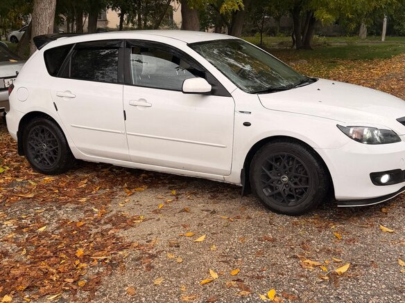2007 Mazda 3 I (BK) Рестайлинг, белый, 445000 рублей - вид 3