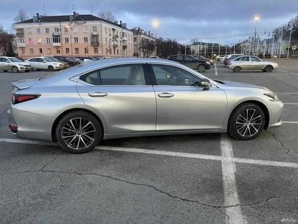 2024 Lexus ES 300h VII Рестайлинг, серый, 5500000 рублей - вид 25