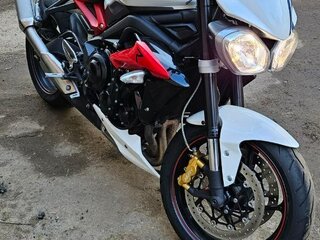 2015 Triumph Street Triple, белый, 700000 рублей, вид 1
