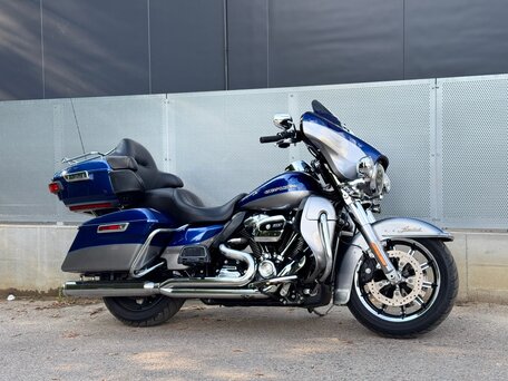 2017 Harley-Davidson Electra Glide, синий, 1250000 рублей, вид 3