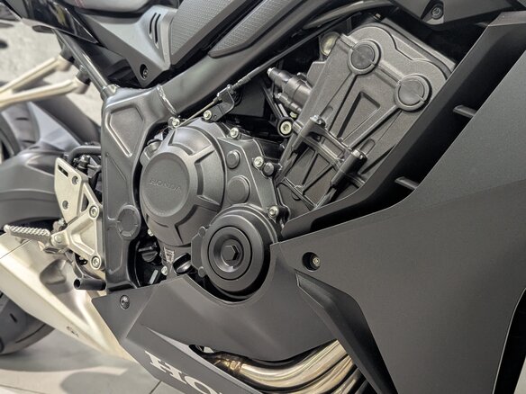 2023 Honda CBR 650R, чёрный, 995000 рублей - вид 4