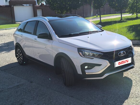 2024 Lada (ВАЗ) Vesta SW Cross I Рестайлинг (NG), белый, 1620000 рублей - вид 1