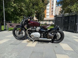 2019 Triumph Bonneville Bobber, пурпурный, 1600000 рублей, вид 1