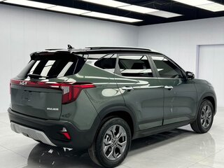 2023 Kia Seltos I Рестайлинг, белый, 1590000 рублей, вид 5