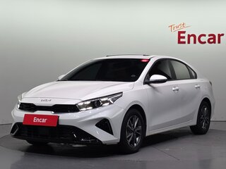 2023 Kia K3 II Рестайлинг, белый, 1900444 рублей, вид 1
