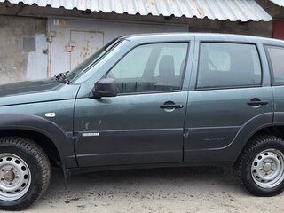 2018 Chevrolet Niva I Рестайлинг, серый, 770000 рублей, вид 4