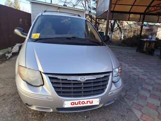 2005 Chrysler Town & Country IV Рестайлинг, серебристый, 950000 рублей, вид 2