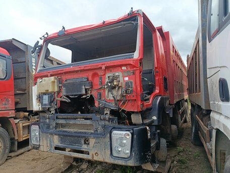 2023 IVECO-Hongyan 8x4 (CQ3406), красный, 826965 рублей, вид 1