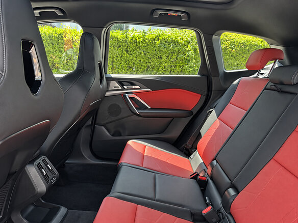 2023 BMW X1 Long 20Li sDrive III (U11/U12), красный, 2900000 рублей - вид 10