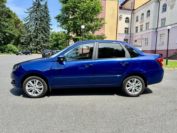 2025 Lada (ВАЗ) Granta I Рестайлинг, синий, 965000 рублей - вид 9