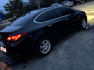 2012 Opel Astra J Рестайлинг, чёрный, 890000 рублей, вид 3