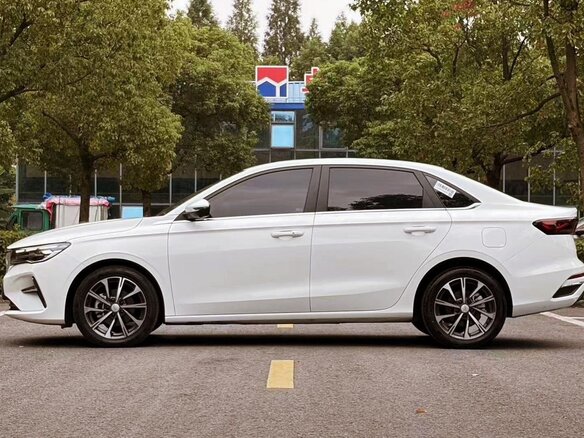 2026 Geely Emgrand III, белый, 1577700 рублей - вид 7