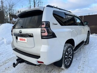2021 Toyota Land Cruiser Prado 150 Series Рестайлинг 3, белый, 7750000 рублей, вид 3