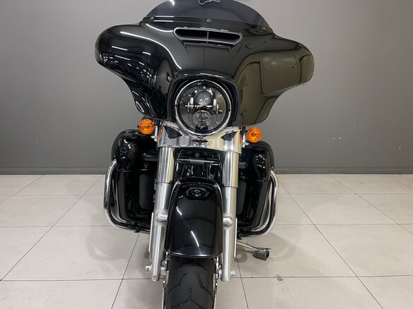 2018 Harley-Davidson Street Glide, чёрный, 1650000 рублей - вид 2