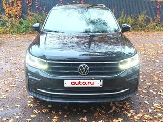 2021 Volkswagen Tiguan II Рестайлинг, чёрный, 3450000 рублей, вид 2