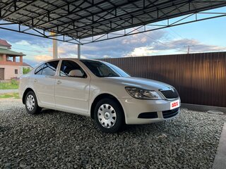2013 Skoda Octavia II (A5) Рестайлинг, белый, 1050000 рублей, вид 2