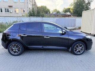 2014 Renault Megane III Рестайлинг, чёрный, 900000 рублей, вид 3
