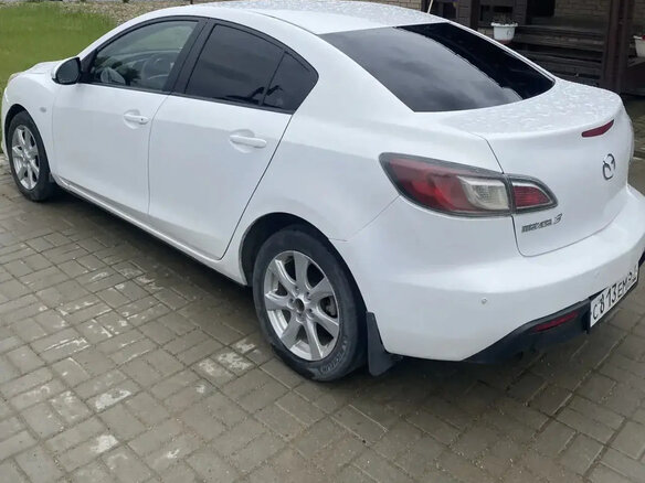 2010 Mazda 3 II (BL), белый, 620000 рублей - вид 3