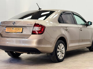 2017 Skoda Rapid I Рестайлинг, бежевый, 940000 рублей, вид 4