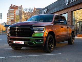 2020 Ram 1500 Quad Cab V, серый, 8450000 рублей, вид 2