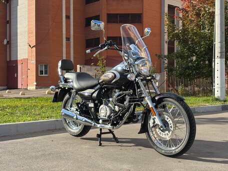 2024 Bajaj Avenger, коричневый, 205000 рублей, вид 1