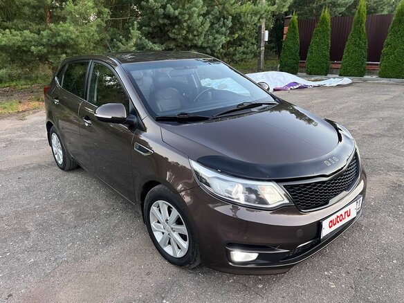 2015 Kia Rio III Рестайлинг, коричневый, 630000 рублей - вид 2