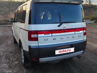2009 Mitsubishi Delica D:5 I, белый, 1700000 рублей, вид 4