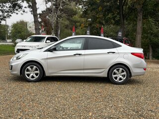 2014 Hyundai Solaris I, серебристый, 810000 рублей, вид 3