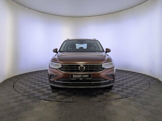 2021 Volkswagen Tiguan II Рестайлинг, коричневый, 2550000 рублей, вид 2