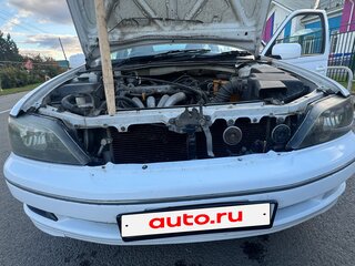 1998 Toyota Vista V (V50), белый, 320000 рублей, вид 2