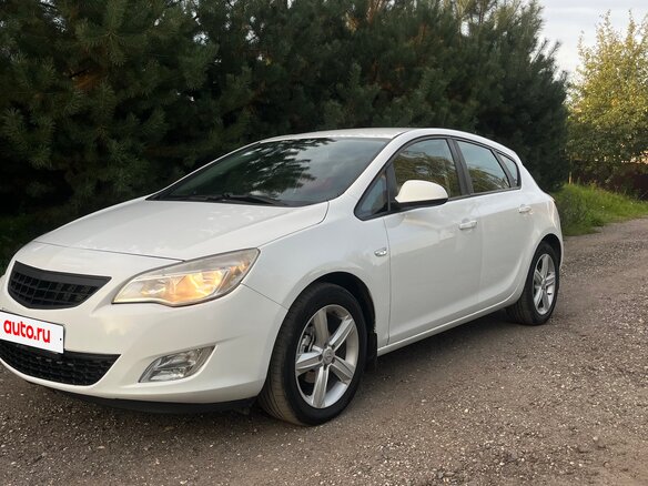 2011 Opel Astra J, белый - вид 1