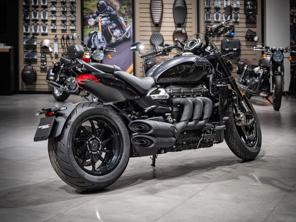 2026 Triumph Rocket 3, чёрный, 3990000 рублей - вид 4