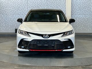 2021 Toyota Camry VIII (XV70) Рестайлинг, белый, 2500000 рублей, вид 5
