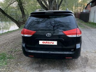 2013 Toyota Sienna III, чёрный, 2150000 рублей, вид 2