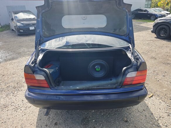 1993 BMW 3 серии 316i III (E36), синий, 550000 рублей - вид 10