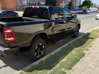 2019 Ram 1500 Quad Cab eTorque V, чёрный, 5500000 рублей, вид 3