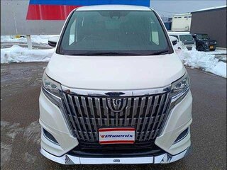 2018 Toyota Esquire I Рестайлинг, белый, 1990000 рублей, вид 2