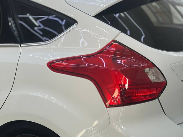 2011 Ford Focus III, белый, 900000 рублей - вид 16