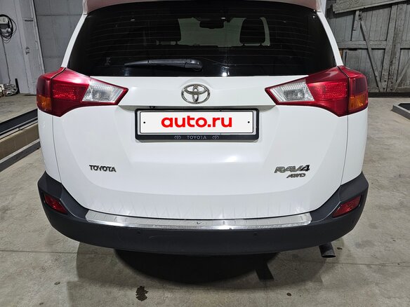 2013 Toyota RAV4 IV (XA40), белый, 2150000 рублей - вид 1