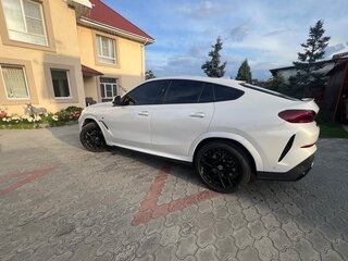 2021 BMW X6 40i III (G06), белый, 9999999 рублей, вид 5