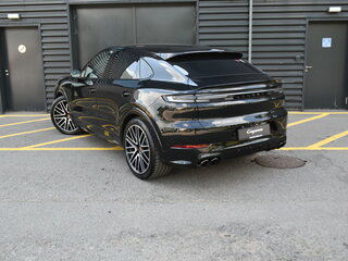 2026 Porsche Cayenne GTS Coupé III Рестайлинг, чёрный, 25500000 рублей, вид 5