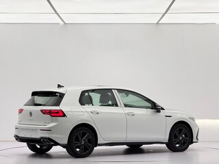 2024 Volkswagen Golf VIII, белый, 2190000 рублей, вид 2