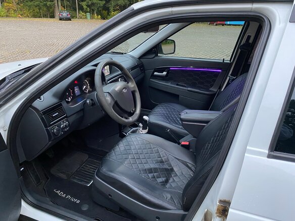 2014 Lada (ВАЗ) Priora I Рестайлинг, белый, 650000 рублей - вид 8