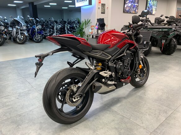 2025 Triumph Street Triple, красный, 1325000 рублей - вид 5