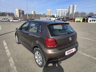 2011 Volkswagen Polo V, коричневый, 600000 рублей, вид 4