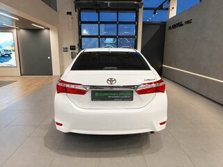 2018 Toyota Corolla XI (E160, E170, E180) Рестайлинг 1, белый, 1629000 рублей, вид 5