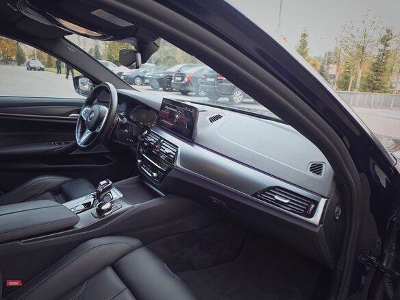 2021 BMW 5 серии 540d xDrive VII (G30/G31/G38) Рестайлинг, синий, 6500000 рублей - вид 9